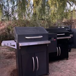 USED WORKS GREAT TRAEGER SILVERTON 620 Pellet Grill Smoker