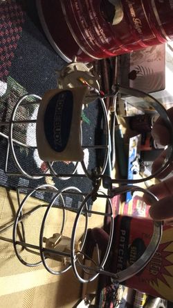 Drink holder swivels