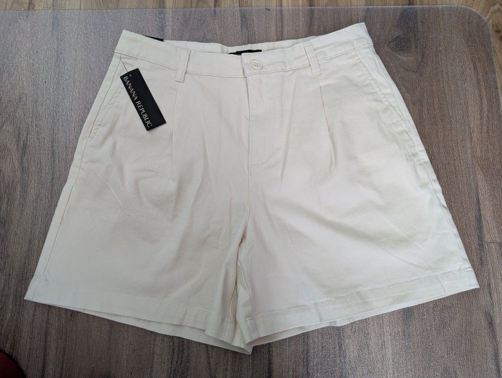 Banana Republic Pleat Front Shorts Beige Size 10 Women NWT 5" Inseam 