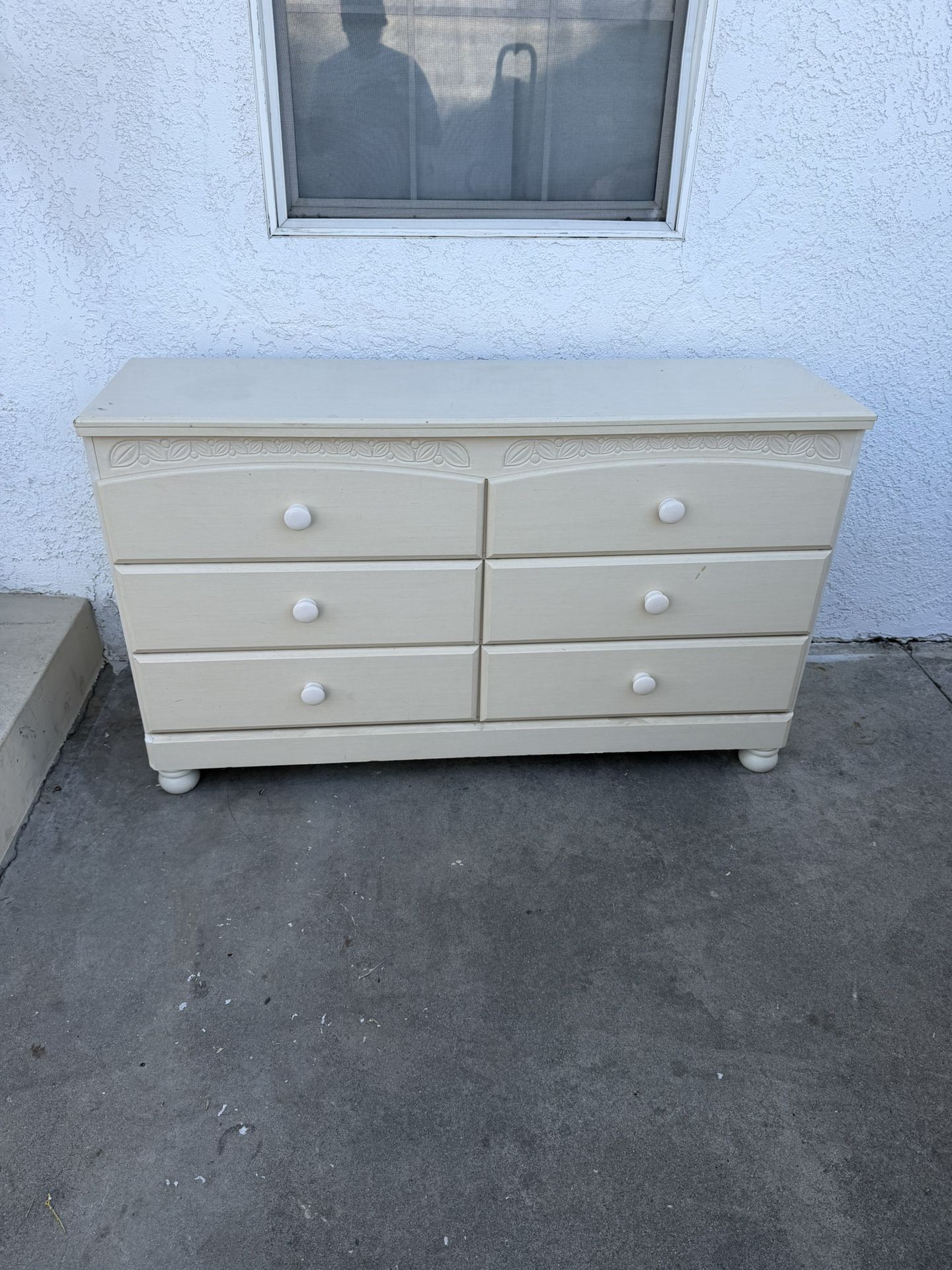 6 Drawer Off White Dresser !