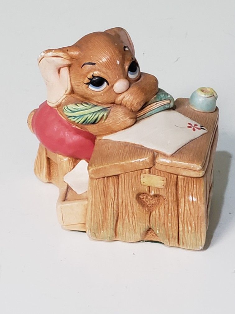 Pendelfin Rabbit Figurine