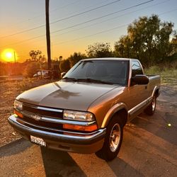 Chevy S10 LS Pick Up 48k Miles Manual 5speed