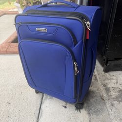 Samsonite carry-on rolling luggage 15 x 9 x 23