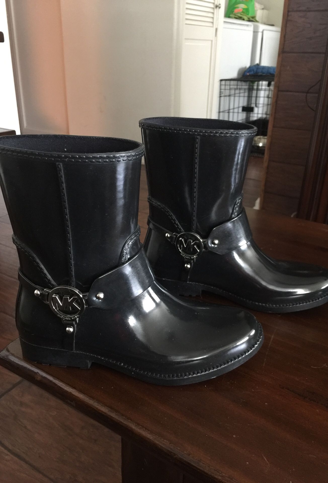 Rain boots size 7 Michael Kors