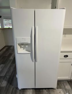 White Refrigerator works great