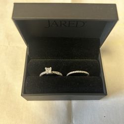 Jared Engagement Ring & Wedding Band
