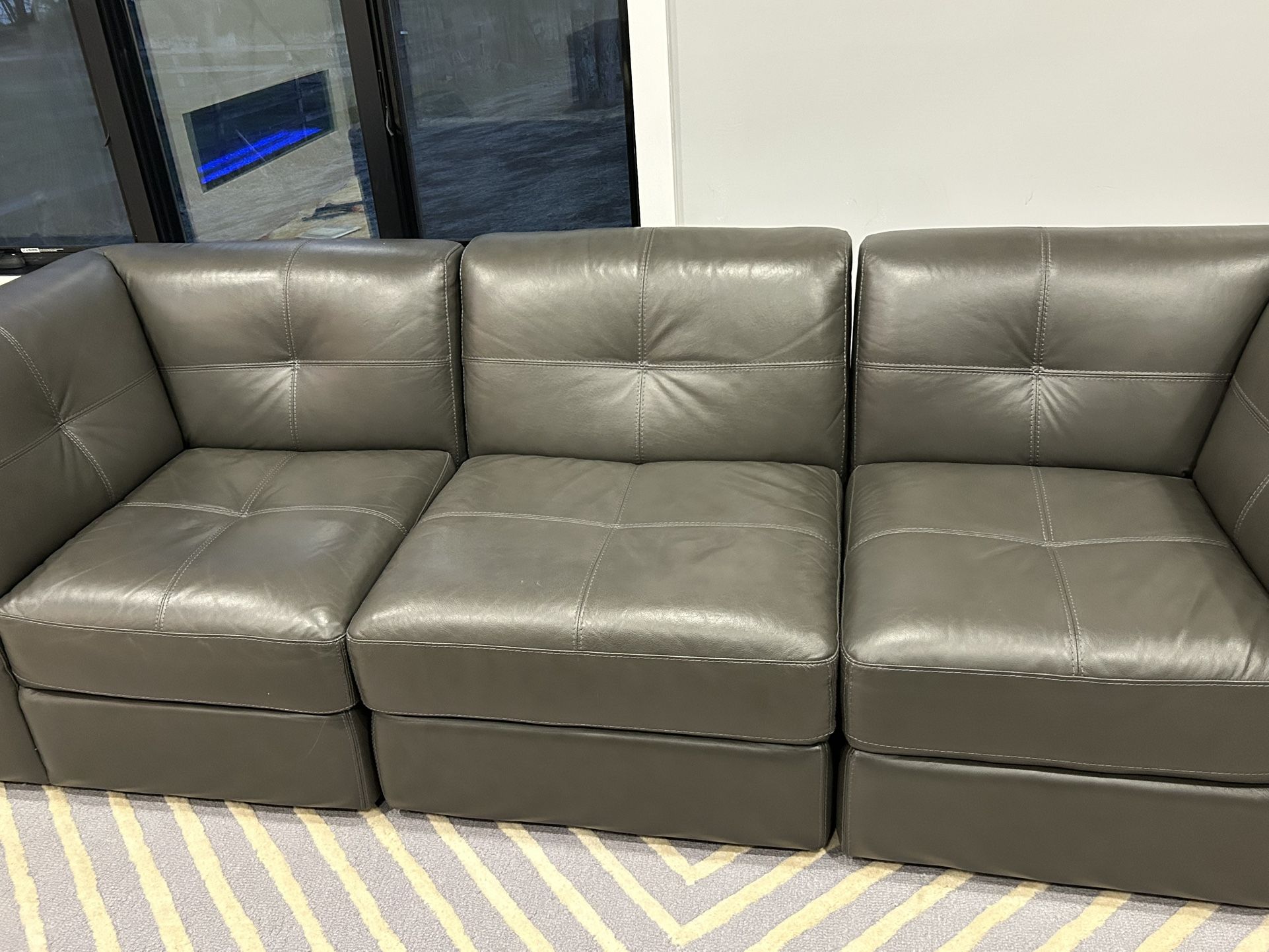 Macy,s Modular Leather 6 Piece Sectional Sofa
