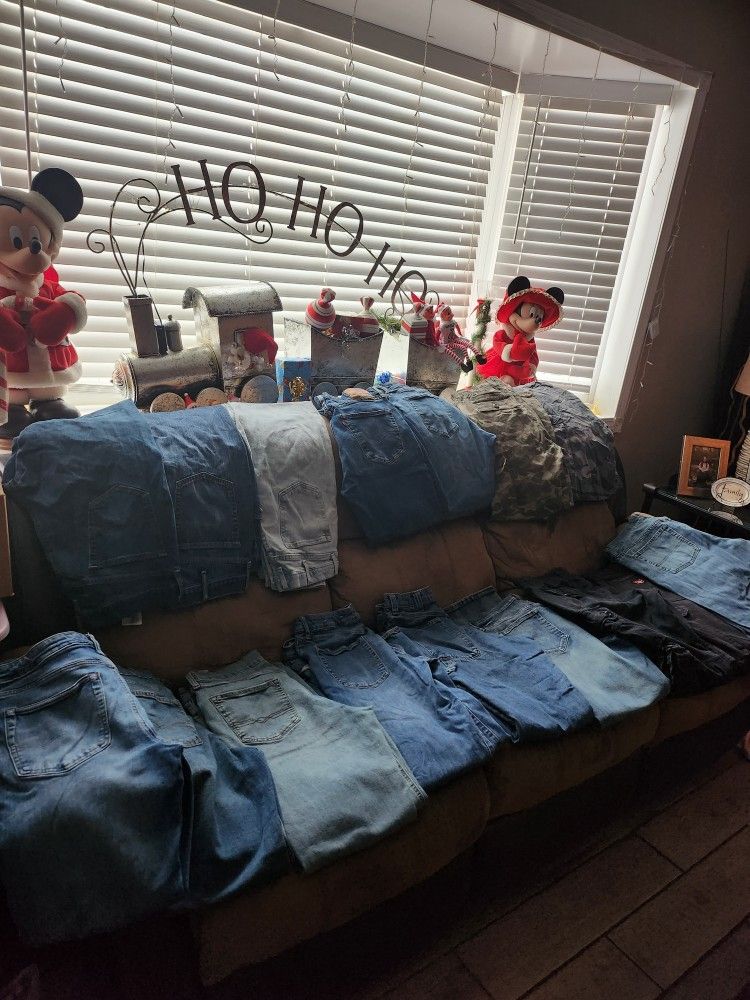 16 pairs of men's jeans size 34 x34 