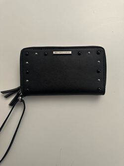 New York & company wrislet wallet