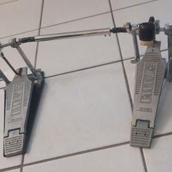 Doble Pedal TAMA 'falta pieza
