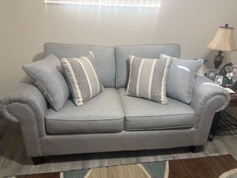 Gray Fabric Loveseat with Throw Pillows