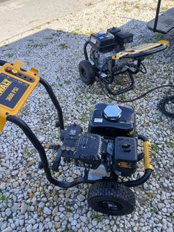 2 Dewalt Power Washers Runs Great 