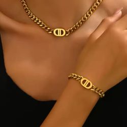Stylish D I O R  Symbol Stainless Steel Necklace and Bracelet Set, Unisex Style, High-end Elegant Party Celebration Accessories