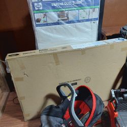 Crib With Mattress And Car Seat 