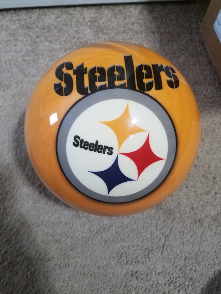 Pittsburgh Steelers bowling ball
