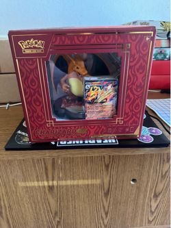 Charizard ex Super Premium Collection Box