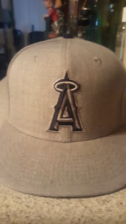 LA ANGELS NEW ERA 7 3/8 HAT NEVER WORN