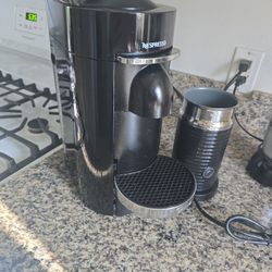 Nespresso Coffee Machine With Pods And Frother
