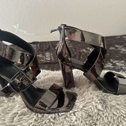 DKNY heel sandals/ brand new / Size 10