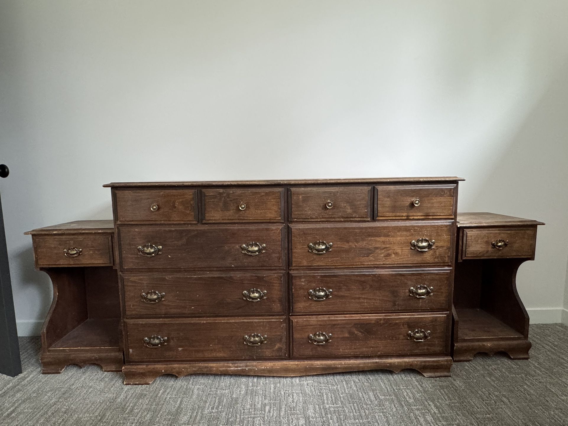 Matching dresser And Nightstands