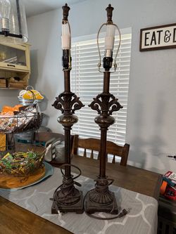 Two beautiful lamps does not come with lamp shades - selling as a set $15.00 O.B.O - pick up only