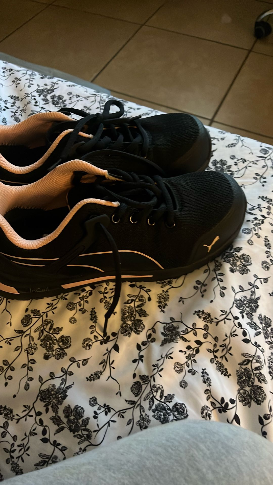 puma women work shoes