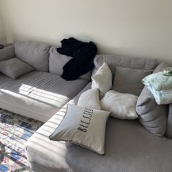 Wonderful Sectional Grey Couch! *USED* Great Condition! Ready For Move In 