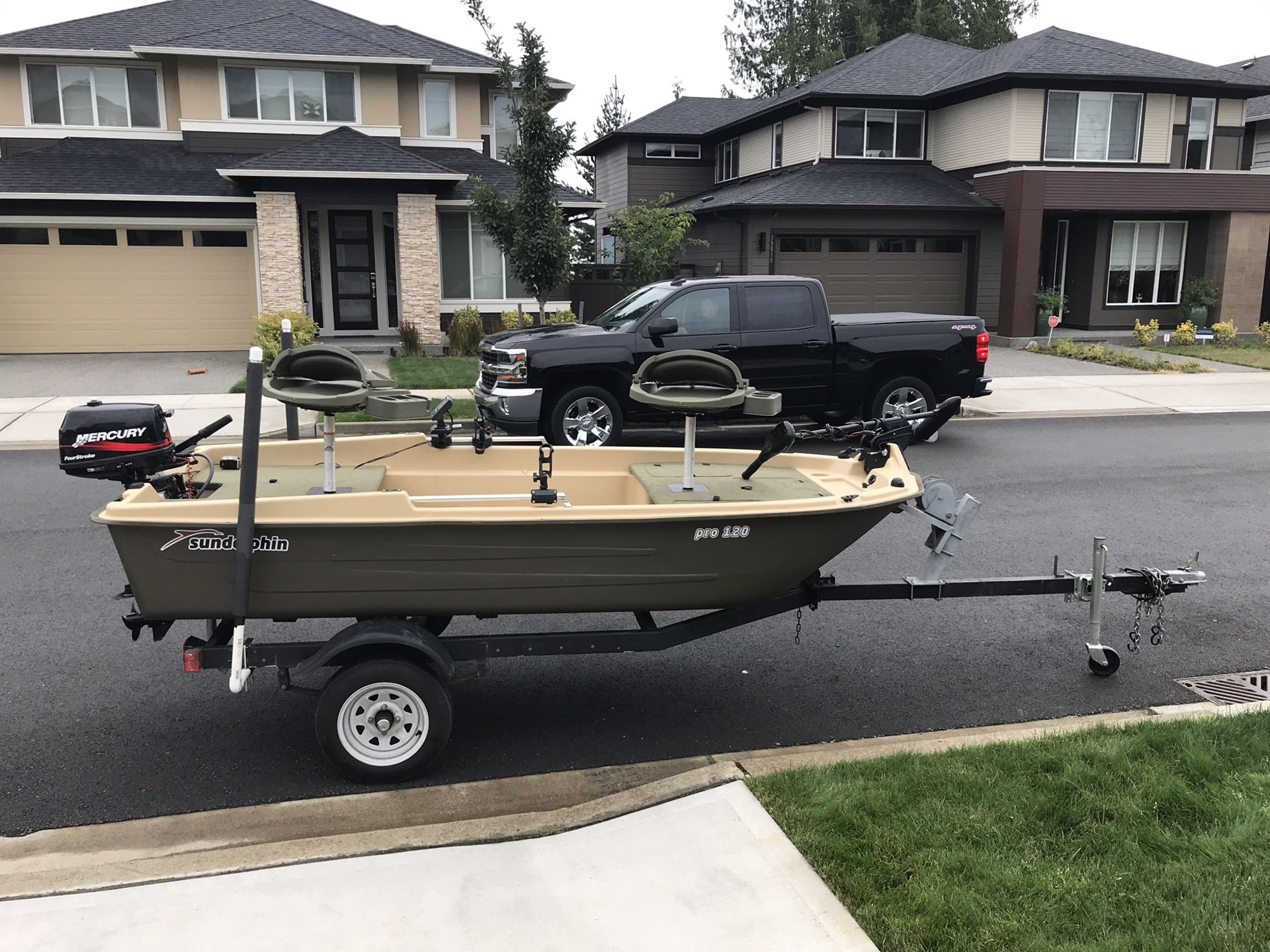 2015 Sun Dolphin Pro 120 Bass Boat