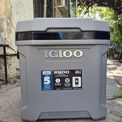 Igloo MaxCold 62qts Brand New