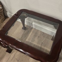 Coffee Table. 3 Peices 