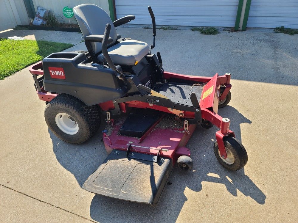 Toro Titan ZX6000 60 inch Zero Turn Lawnmower $2750