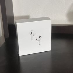 AirPods Sealed 