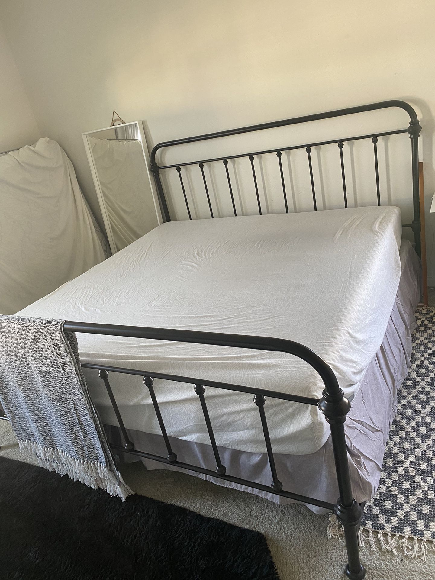 King bed $300