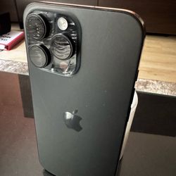 iPhone 16 pro max unlocked