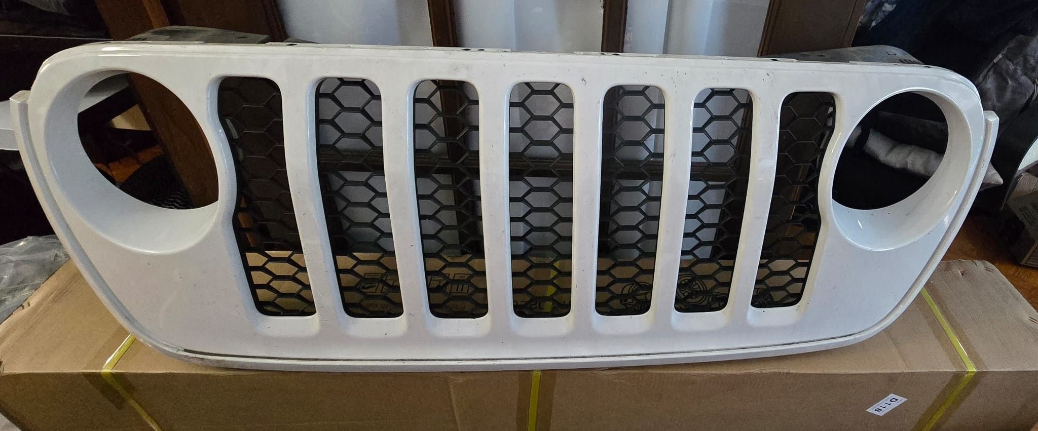 2023 JEEP GLADIATOR GRILL