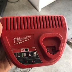 Milwaukee 12v Battery Charger 