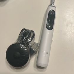 IO Series 9 Oral B Electric Brush