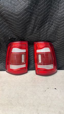 Dodge Ram 2500 left 3500 Rear Right Tail Light 2019 2020 2021 2022 2023 2024
