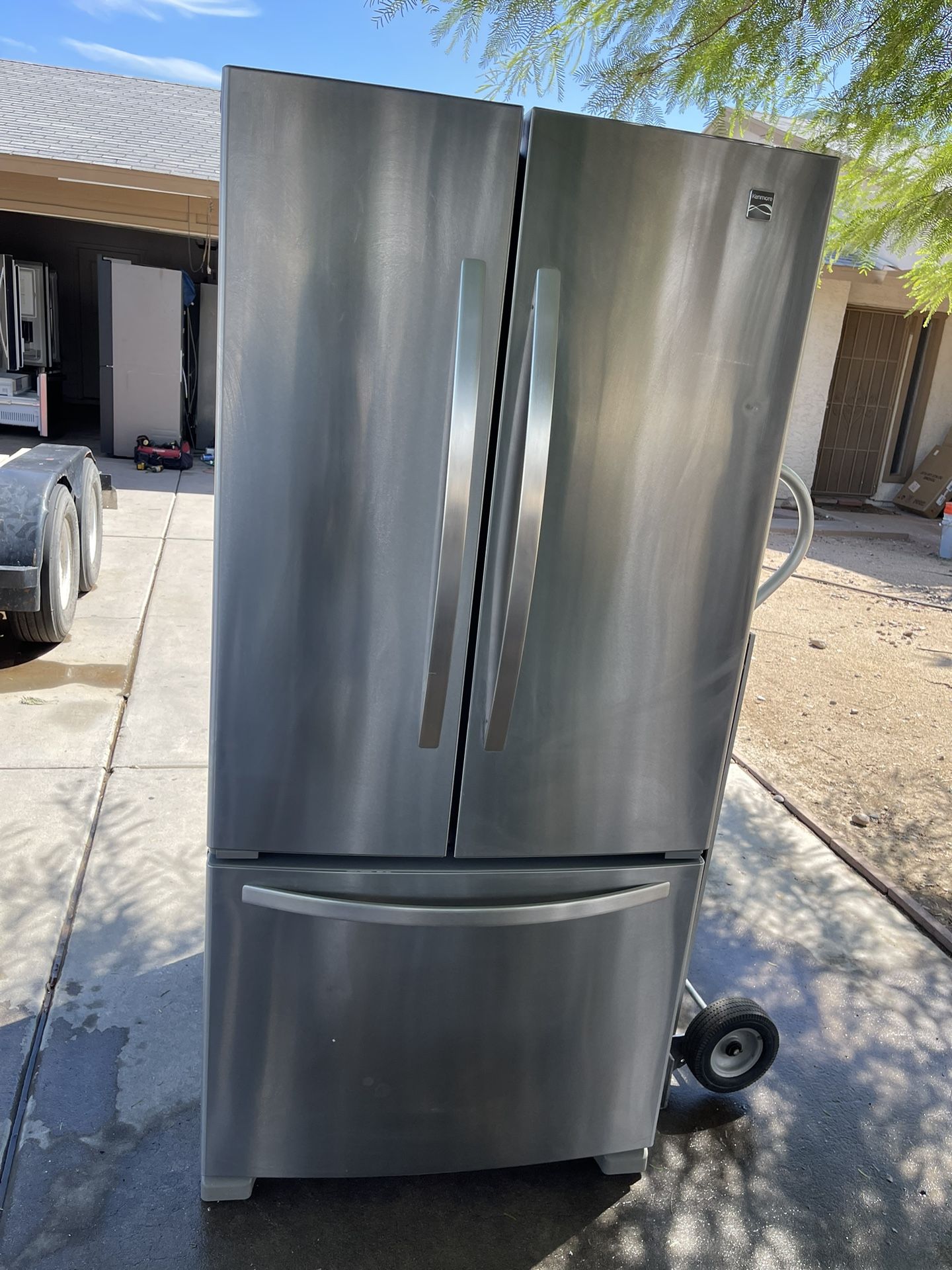 Kenmore Refrigerator 33in Wide Stainless Steel