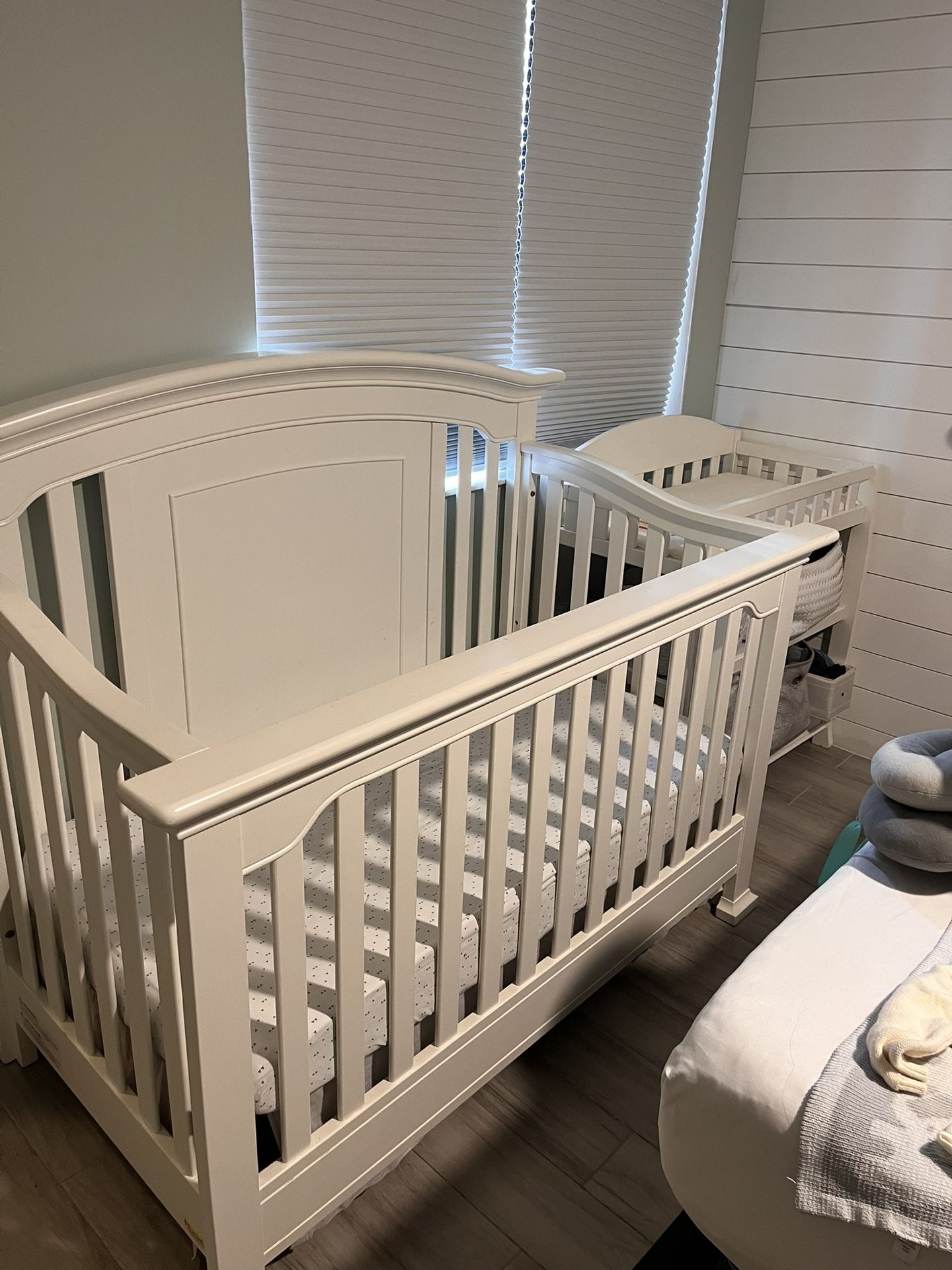 Baby crib