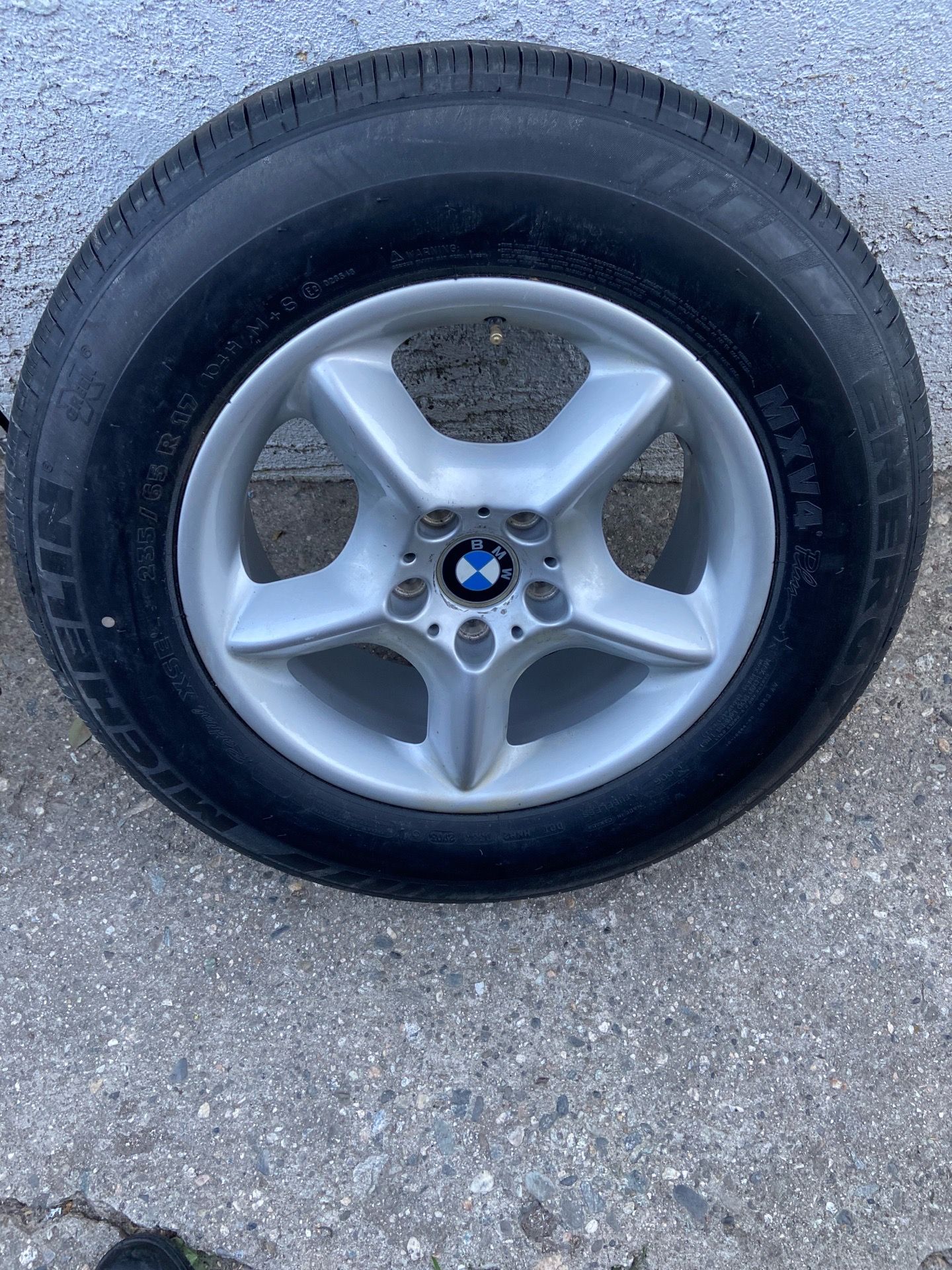 Bmw x5 2000-06 (e53) rim and tire