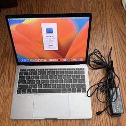 MacBook Pro 2017/8GB RAM/128GB SSD/Battery Normal/Screen discolored/Charger