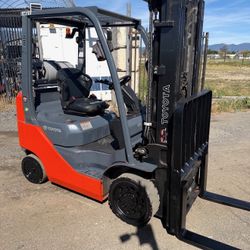 Forklift 