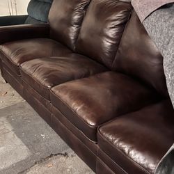 Great Condition Leather Couch (Cassidy brand)