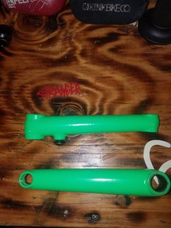 Profile crank arms magnesium