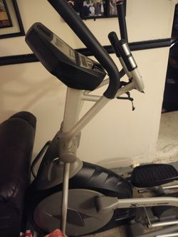 Elliptical with build in fan works great