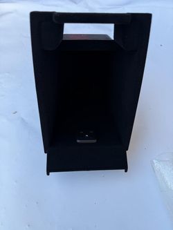 84195093 | Jet Black Front Floor Console Compartment 17-19 xt5