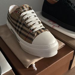 Burberry Shoes