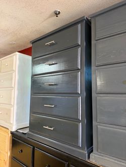 Grey pinewood dresser