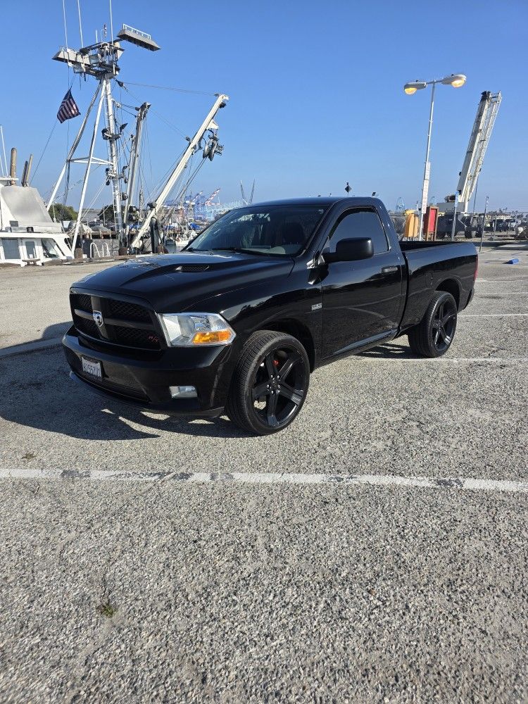 2012 Dodge Ram 1500 5.7 HEMI Single Cab Short Bed